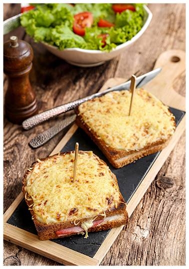 Le Restaurant - Le Relais de Touchane - Saint-Guillaume - restaurant a faire SAINT-GUILLAUME